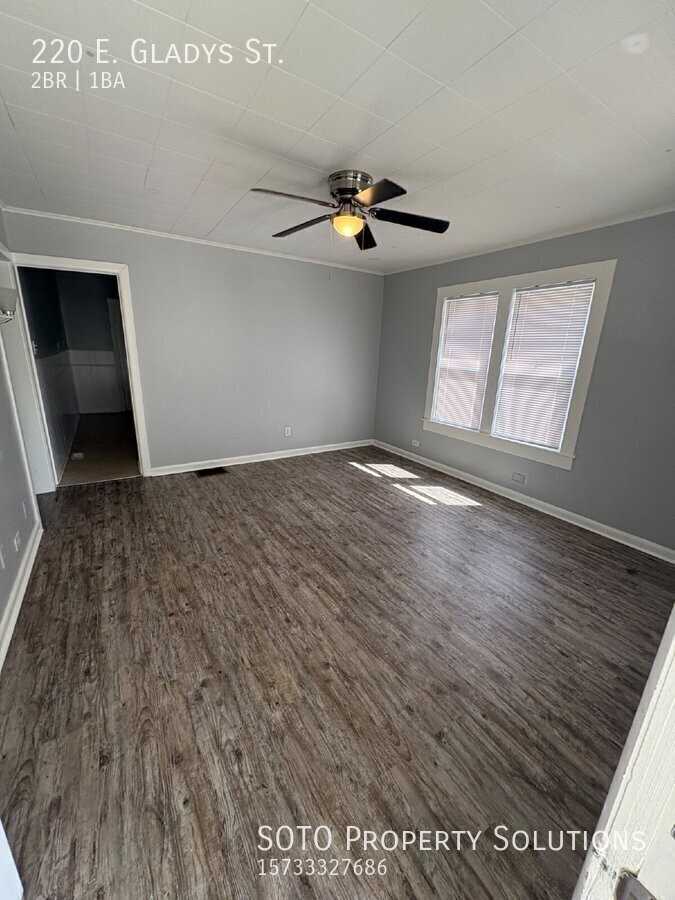 220 E Gladys St - Photo 3 of 13