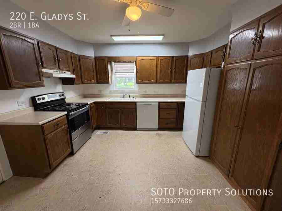 220 E Gladys St - Photo 4 of 13