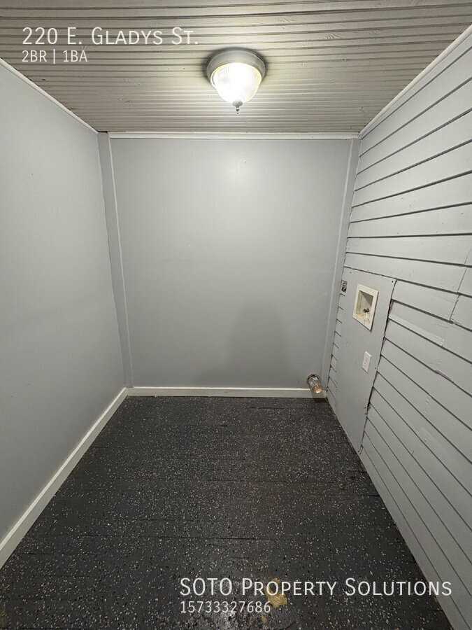 220 E Gladys St - Photo 6 of 13