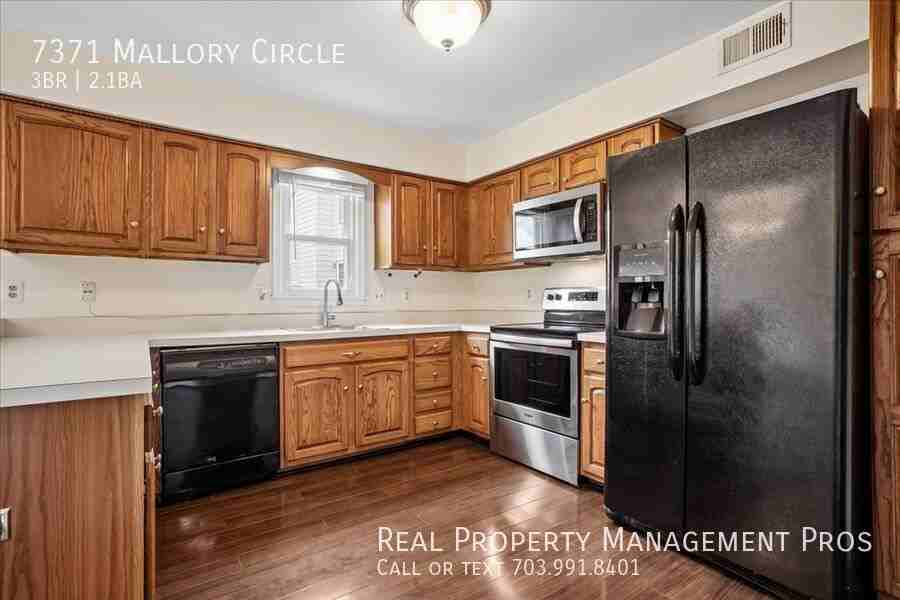 7371 Mallory Cir - Photo 7 of 31