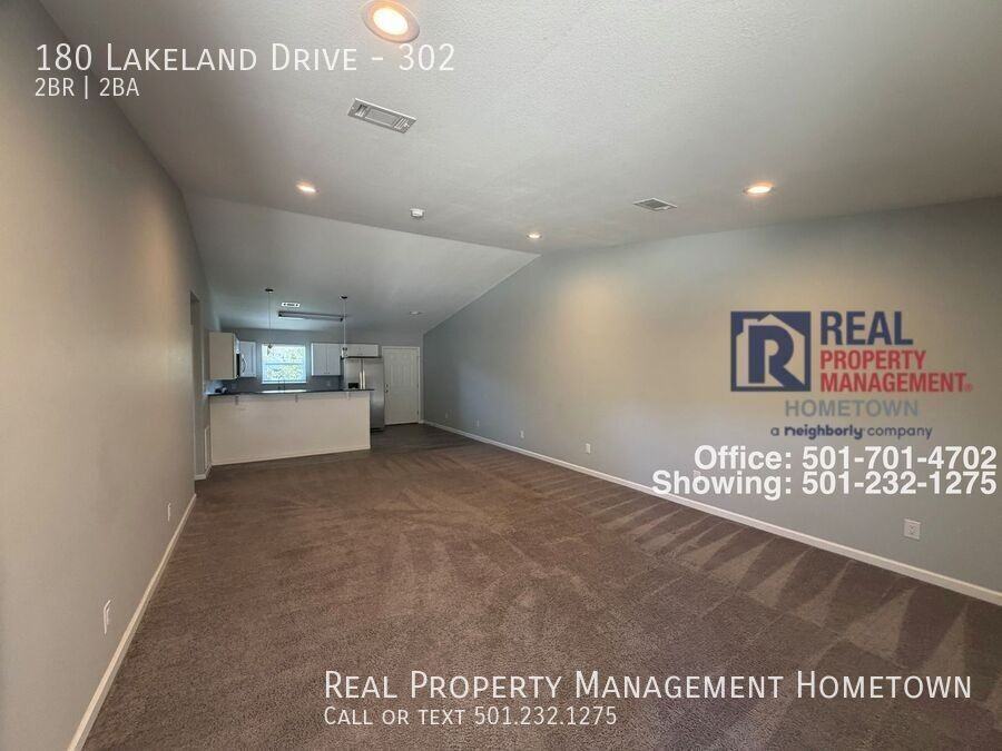 180 Lakeland Dr #302 - Photo 2 of 8