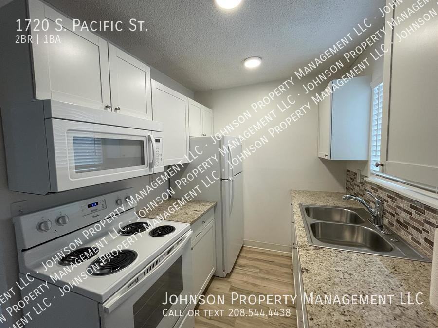 1720 S Pacific St - Photo 2 of 12