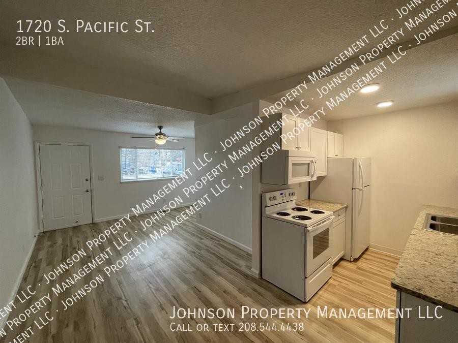 1720 S Pacific St - Photo 4 of 12