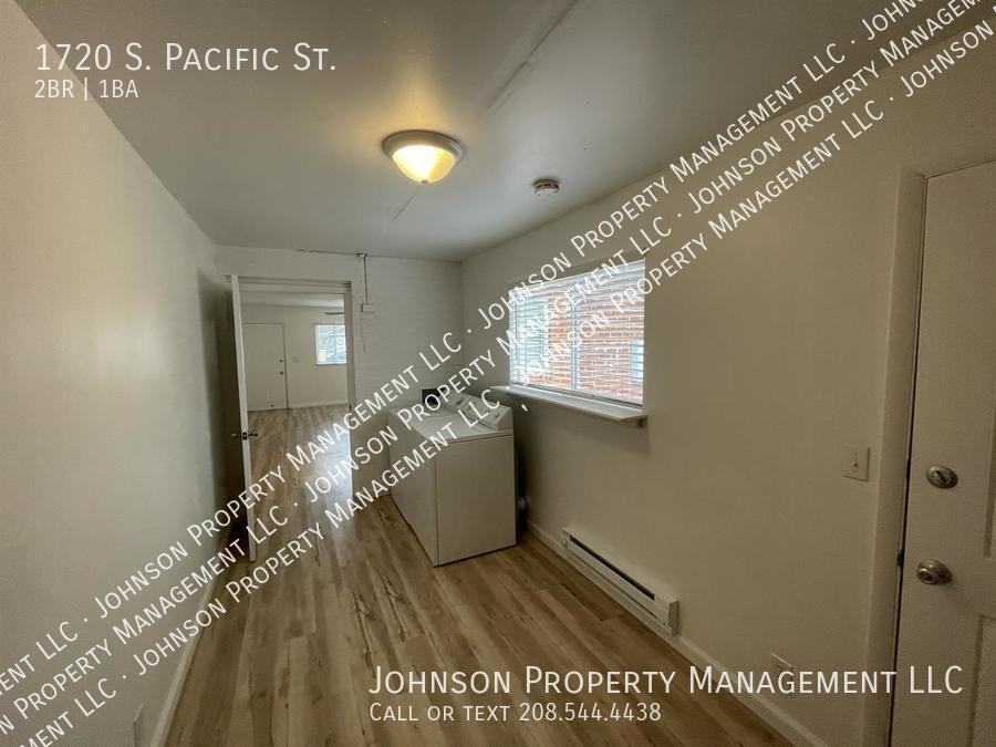 1720 S Pacific St - Photo 5 of 12