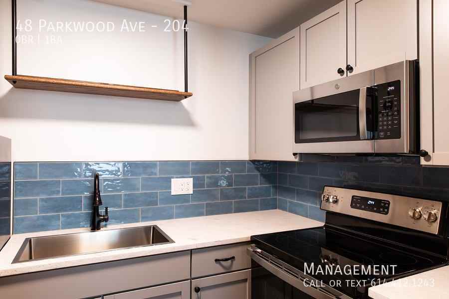 48 Parkwood Ave #204 - Photo 4 of 16