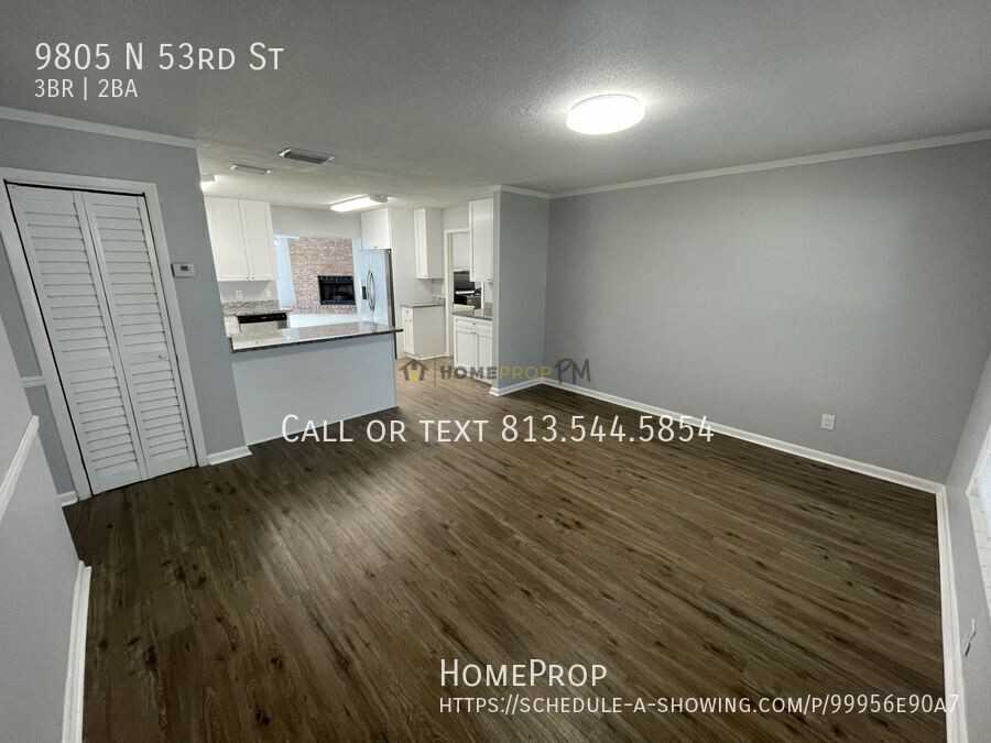 9805 N 53rd St - Photo 3 of 17