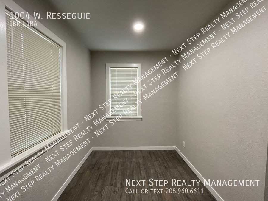 1004 W Resseguie St - Photo 5 of 8