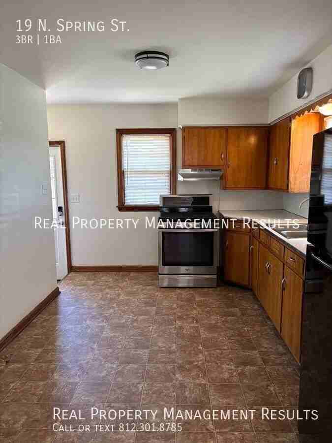 19 N Spring St - Photo 4 of 14