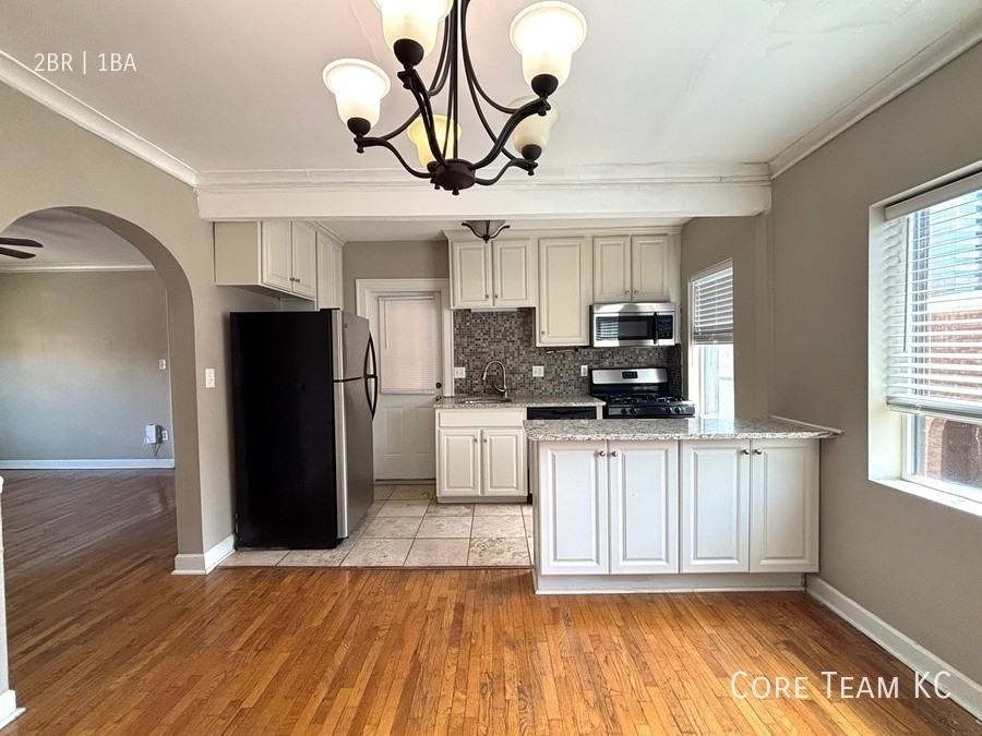 1107 W 45th St