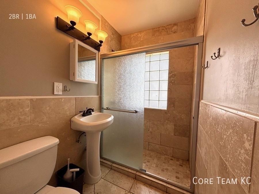1107 W 45th St #1101-3 - Photo 5 of 9
