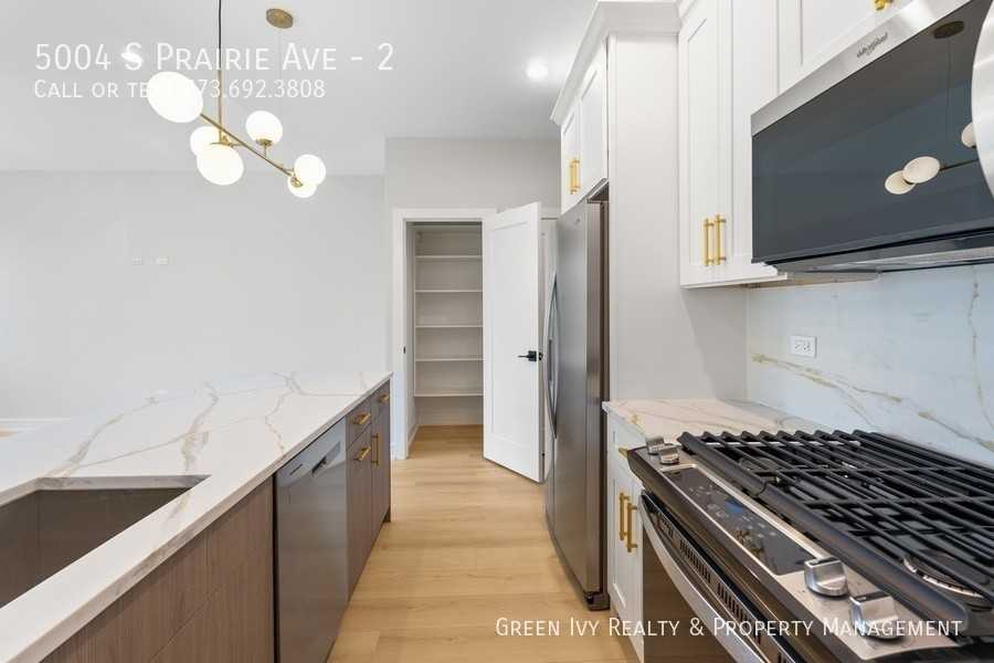 5004 S Prairie Ave #2 - Photo 7 of 20