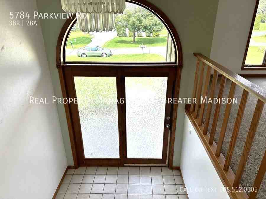5784 Parkview Rd - Photo 3 of 20
