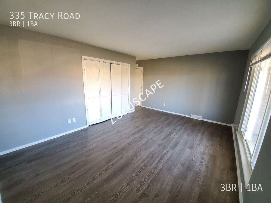 335 Tracy Rd - Photo 6 of 19