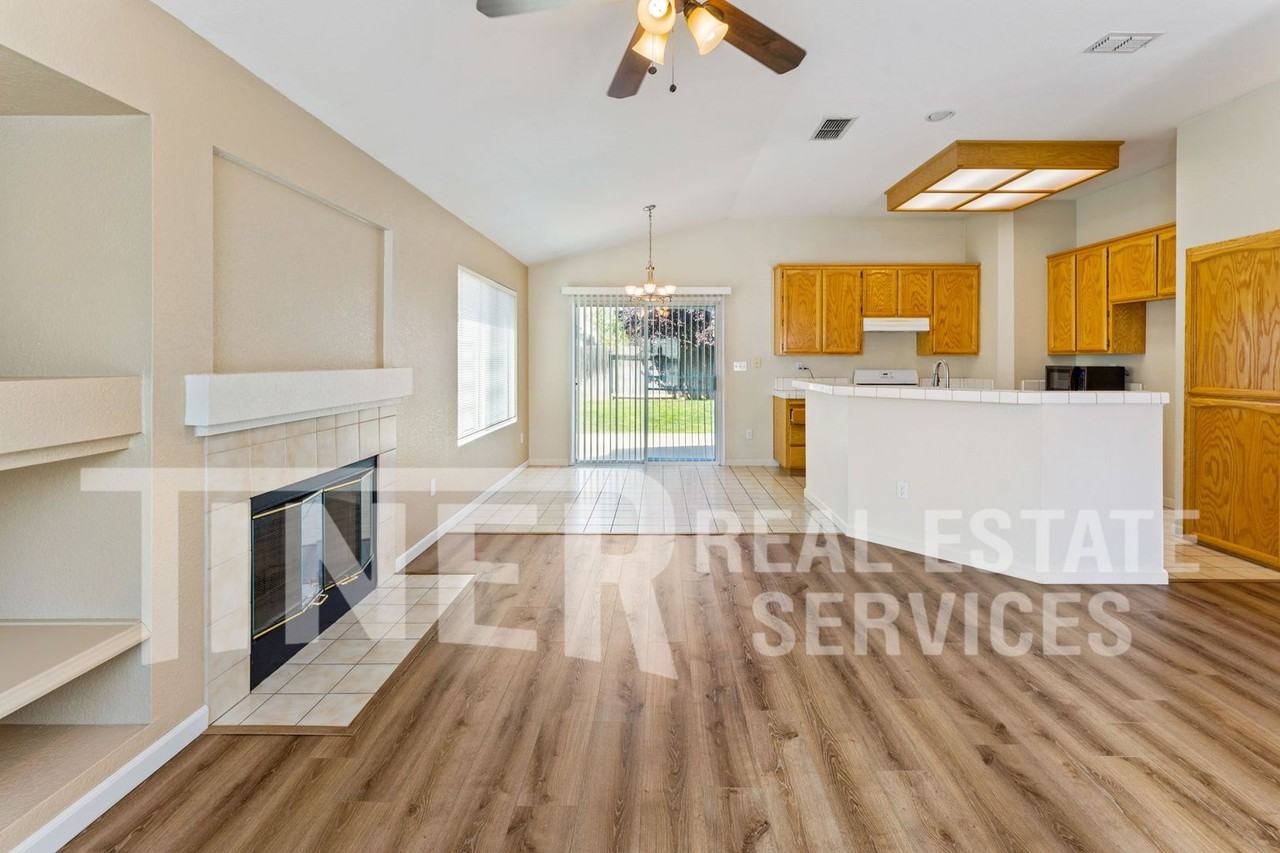 8560 Harvest House Way - Photo 7 of 21