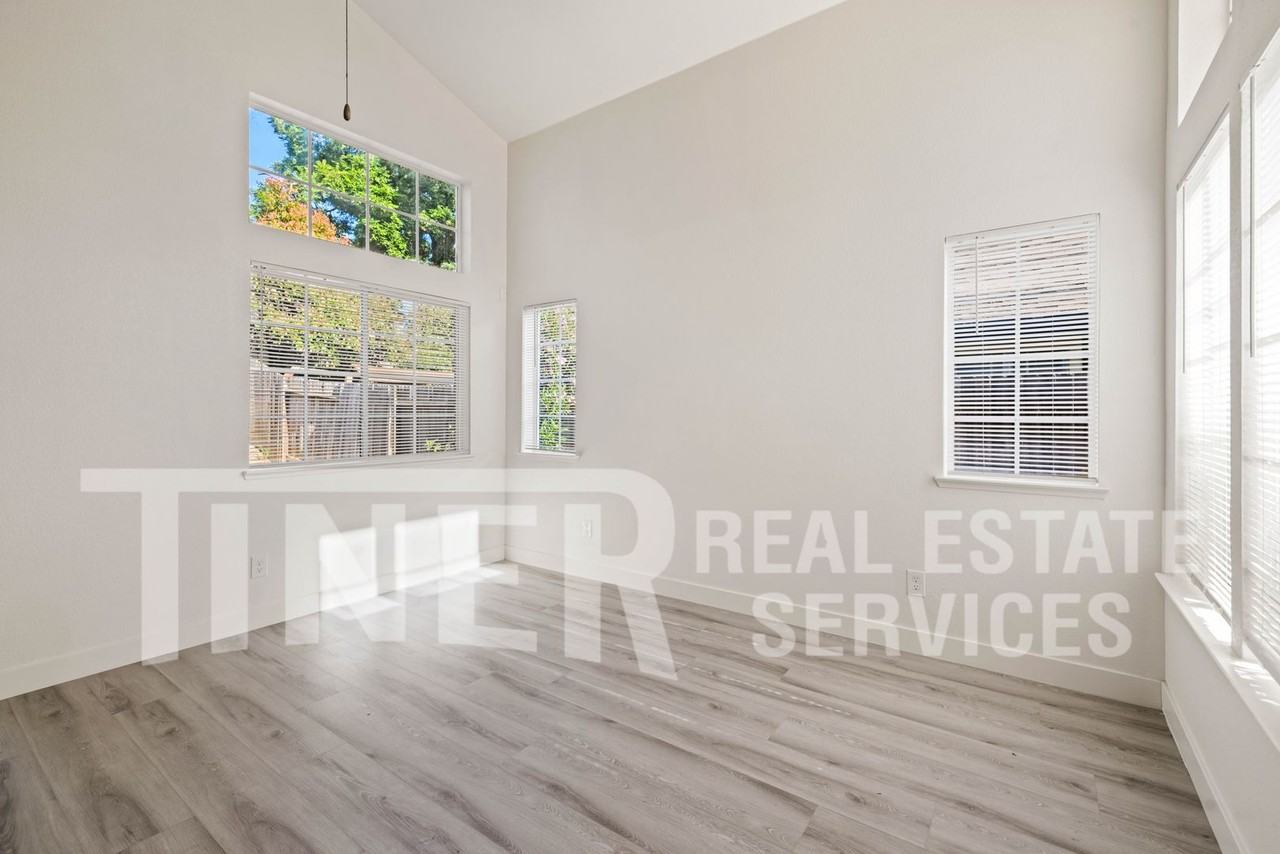8242 Scrub Oak Way - Photo 4 of 26