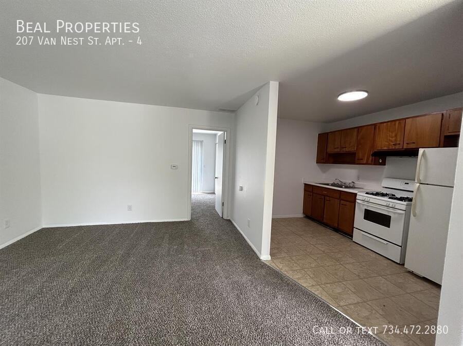 207 Van Nest St #4 - Photo 2 of 6