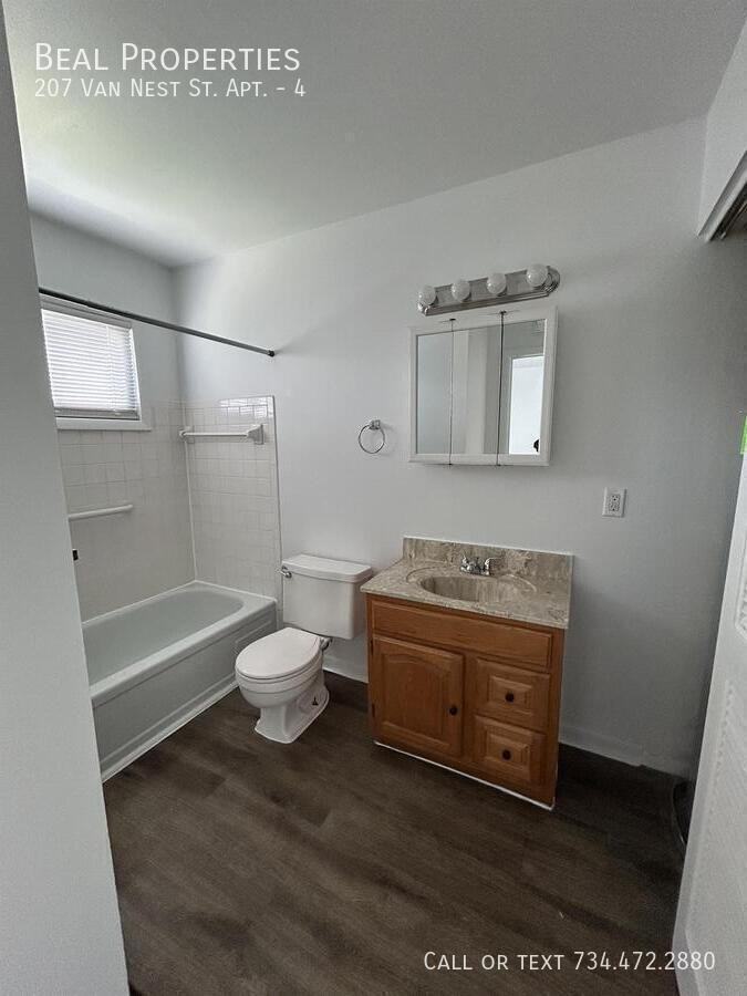 207 Van Nest St #4 - Photo 5 of 6