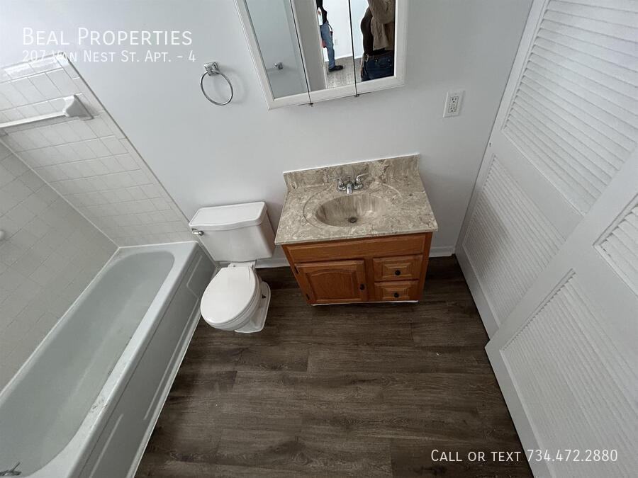 207 Van Nest St #4 - Photo 6 of 6