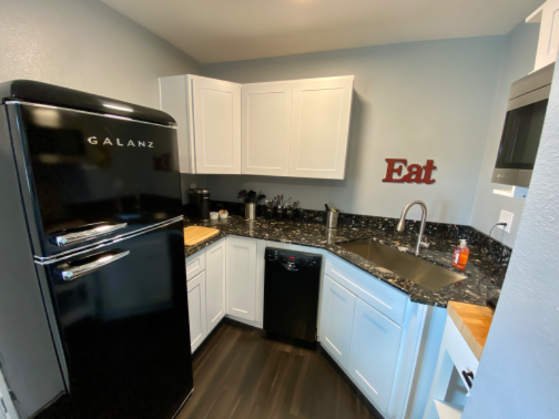 187 Glenwood Dr #B - Photo 2 of 8