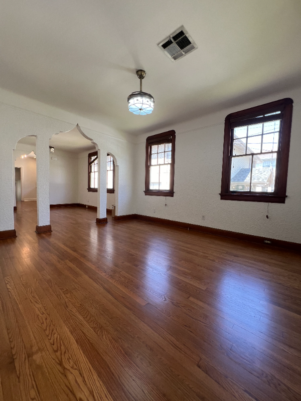 224 Phosphor Ave - Photo 7 of 28