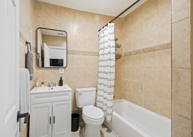 1221 E Columbus Dr #B - Photo 2 of 9