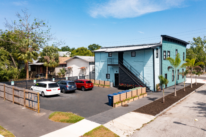 1221 E Columbus Dr #B - Photo 5 of 9