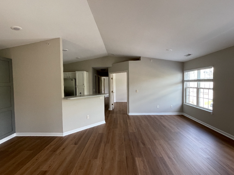 301 Skyview Ct - Photo 4 of 16