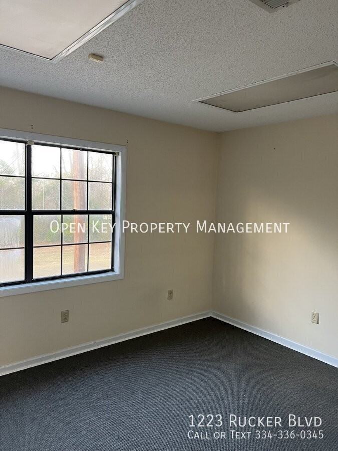 1223 Rucker Blvd - Photo 3 of 6