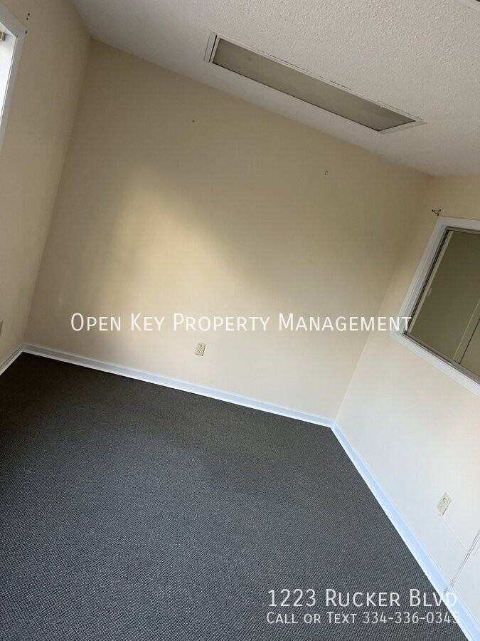 1223 Rucker Blvd - Photo 5 of 6