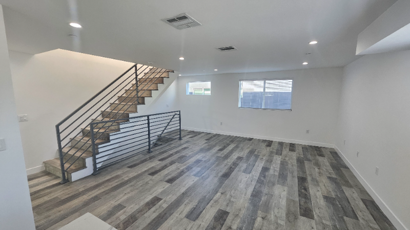 12646 1/2 Oxnard St - Photo 3 of 39