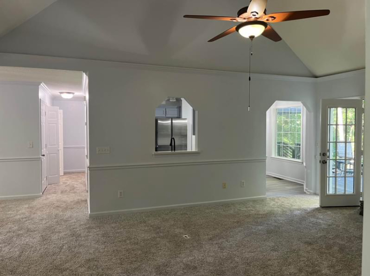 105 Timberland Dr - Photo 4 of 15