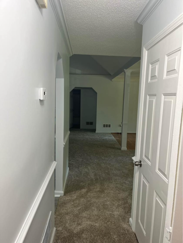 105 Timberland Dr - Photo 5 of 15