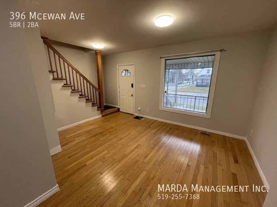 396 Mcewan Ave - Photo 3 of 39