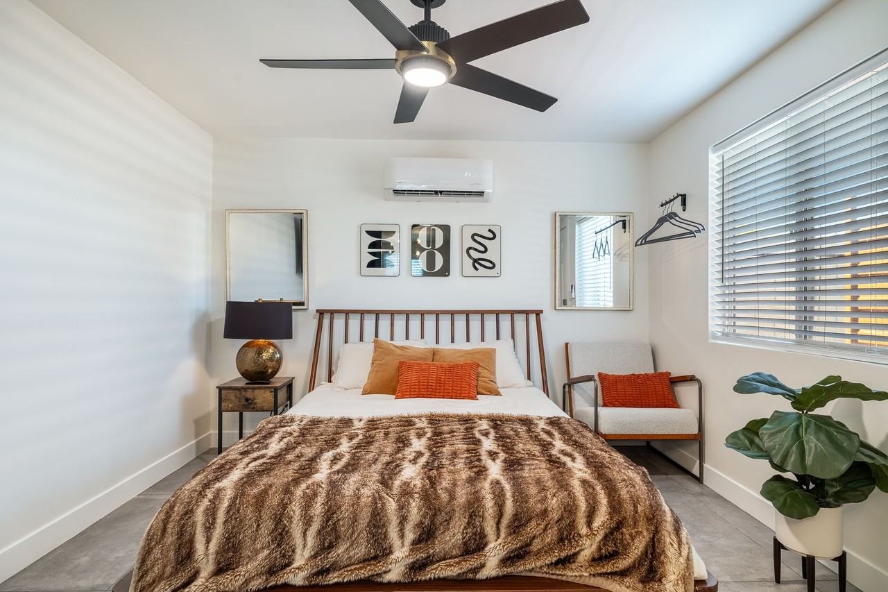 2145 W Fairmount Ave - Photo 3 of 10