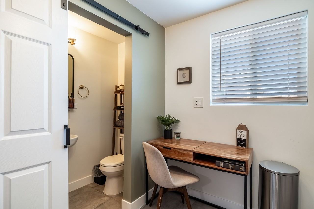 2145 W Fairmount Ave - Photo 5 of 10