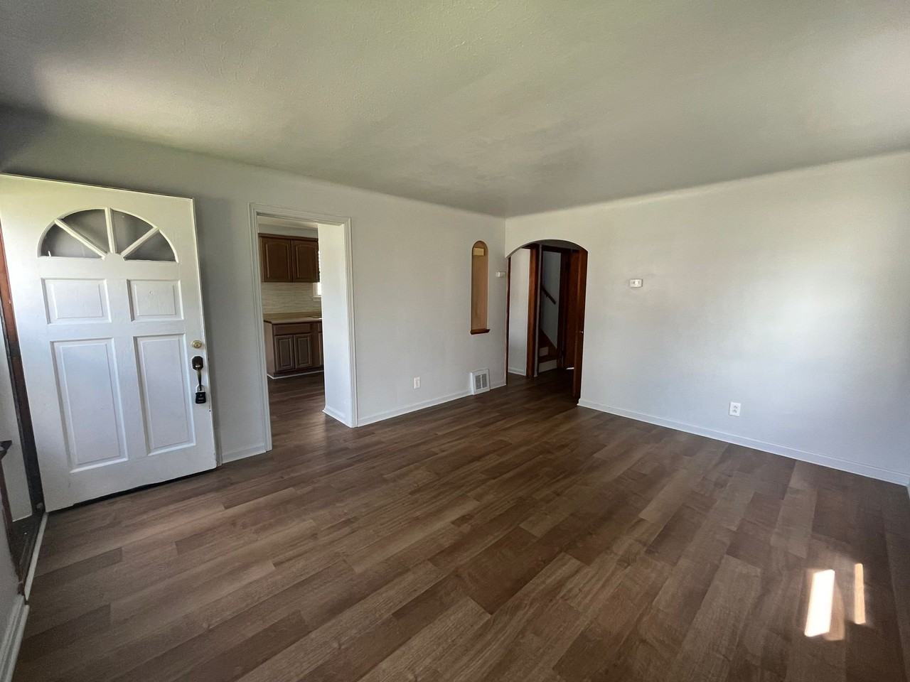 5107 Philip Ave - Photo 2 of 9