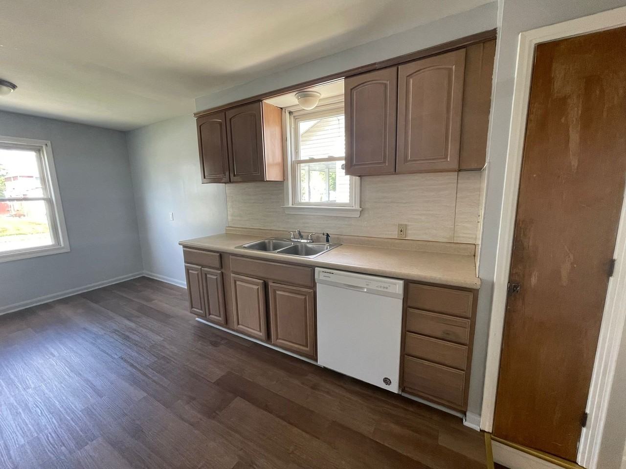 5107 Philip Ave - Photo 4 of 9