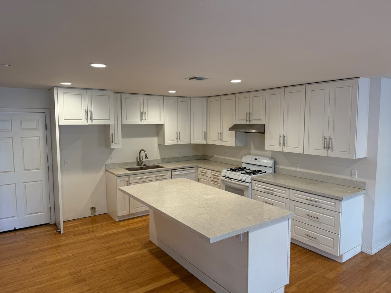 130 N Lincoln Ave #130 - Photo 2 of 39