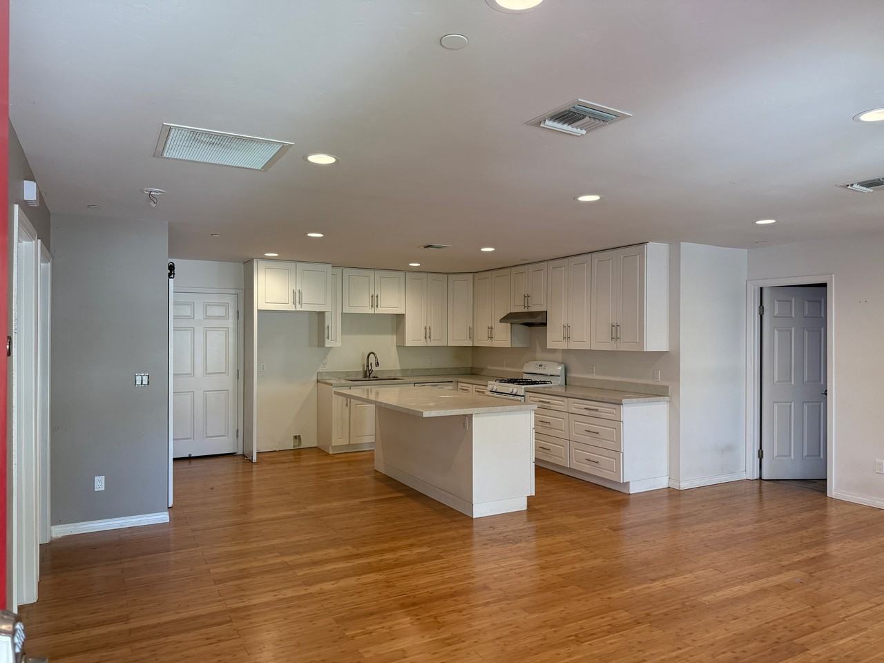 130 N Lincoln Ave #130 - Photo 3 of 39