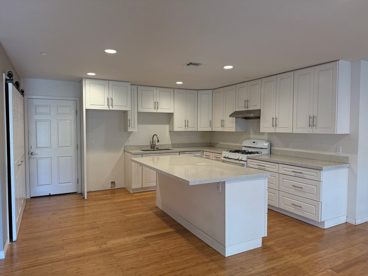 130 N Lincoln Ave #130 - Photo 5 of 39