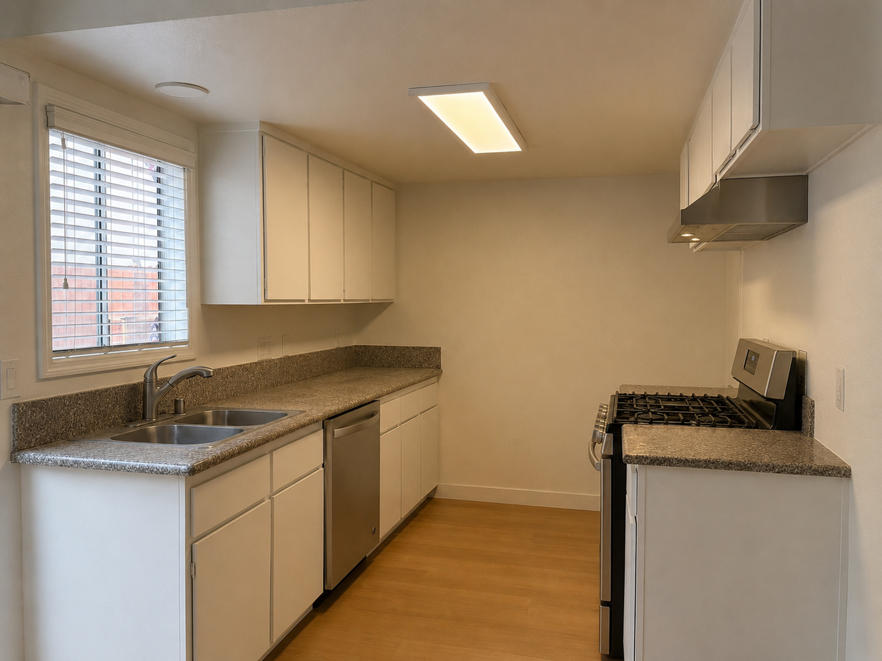 1500 Eastpark Dr #3 - Photo 7 of 27