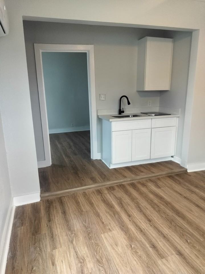 1321 35th St #1 - Photo 7 of 29