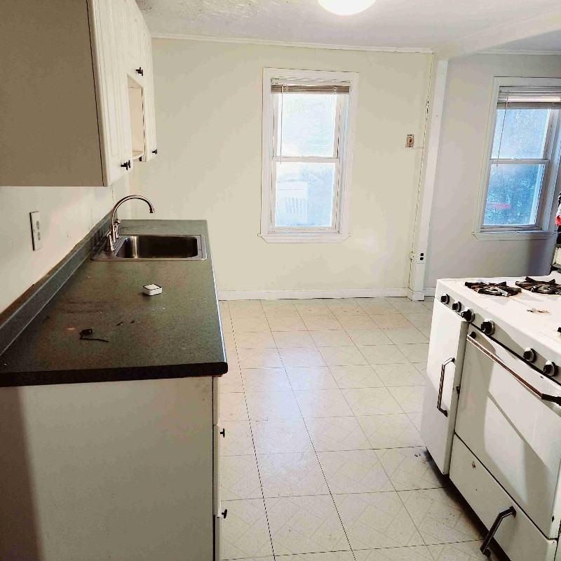130 Cetral Street - Photo 3 of 7