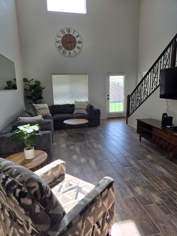 7365 E 38th St - Photo 2 of 10
