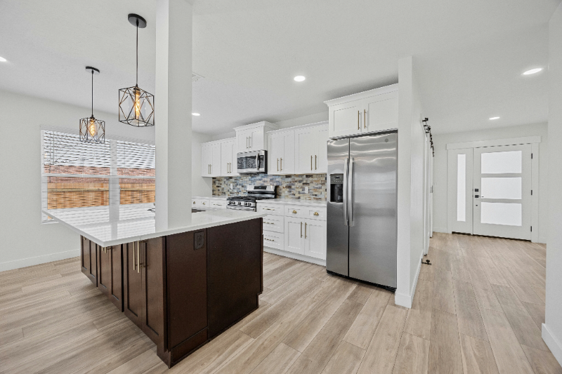 602 Firethorn Ln - Photo 6 of 14