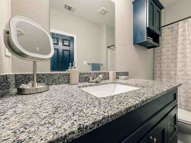1901 E Sabine St #103 - Photo 5 of 5
