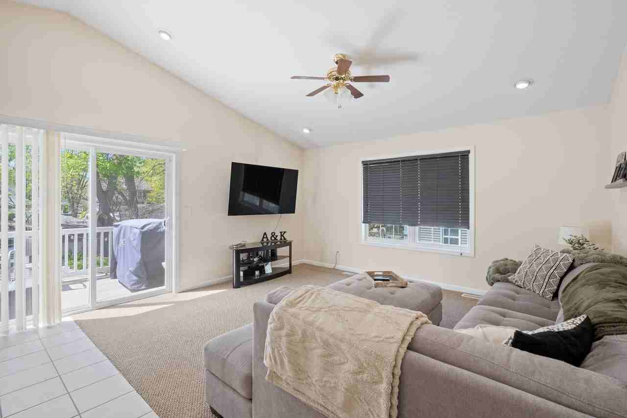 1223 Edith Ave Ne - Photo 7 of 20