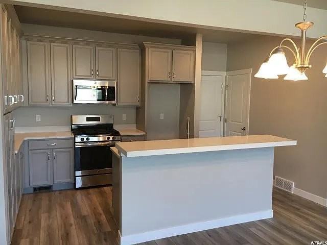 1044 W Narrows Ln - Photo 2 of 11
