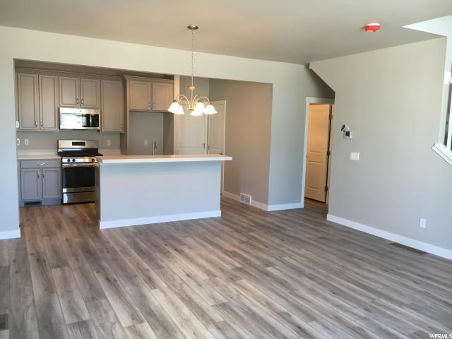 1044 W Narrows Ln - Photo 4 of 11