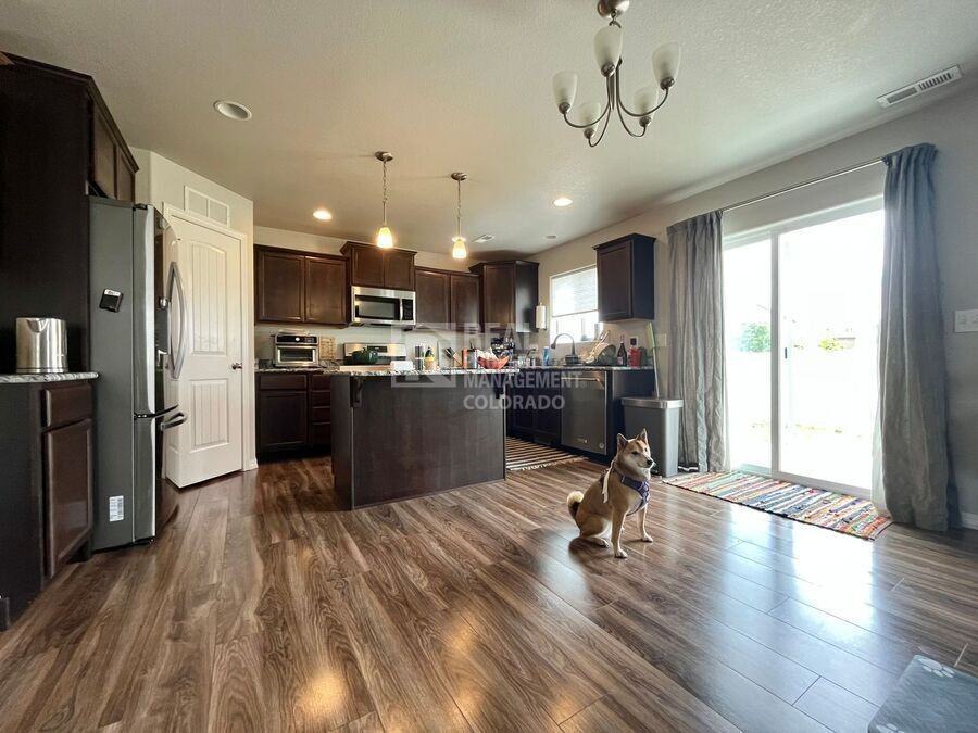 7678 Benecia Dr - Photo 3 of 20